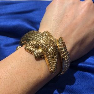 Gold Gator Cuff 💙🐊